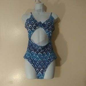 Women's cup she one piece swim suit